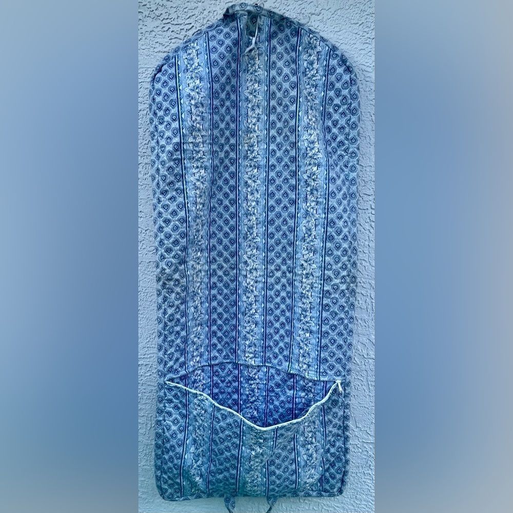 LONGABERGER THE TRAVEL SERIES BLUE FLORAL WEEKENDER GARMENT BAG - Picture 7 of 13